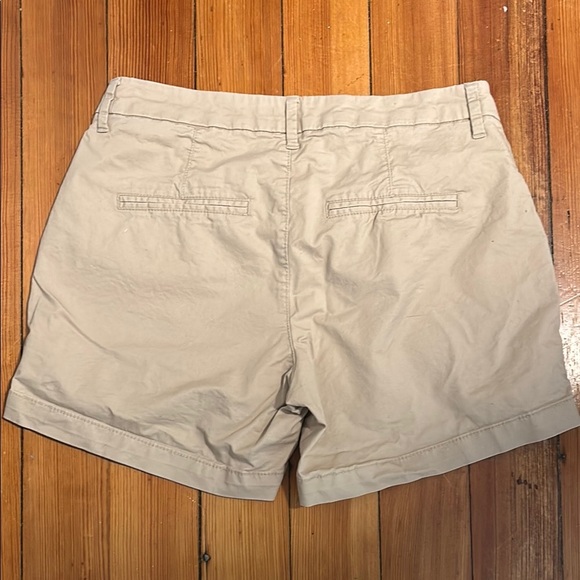 $5/25! Add 5 to bundle to get for $25 Old Navy Tan Shorts Classic Style - Picture 2 of 3